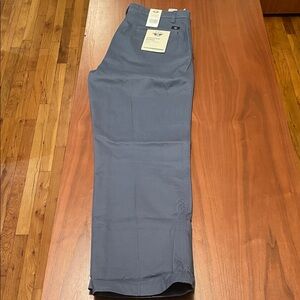 Dockers Men's Blue Cropped Khaki, Relaxed Fit, size 31